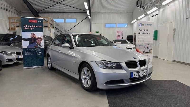 Metallic Begagnad 2006 BMW 320 Comfort Edition Sedan | 74 900 kr (Lite dyr) - Bild 1/4