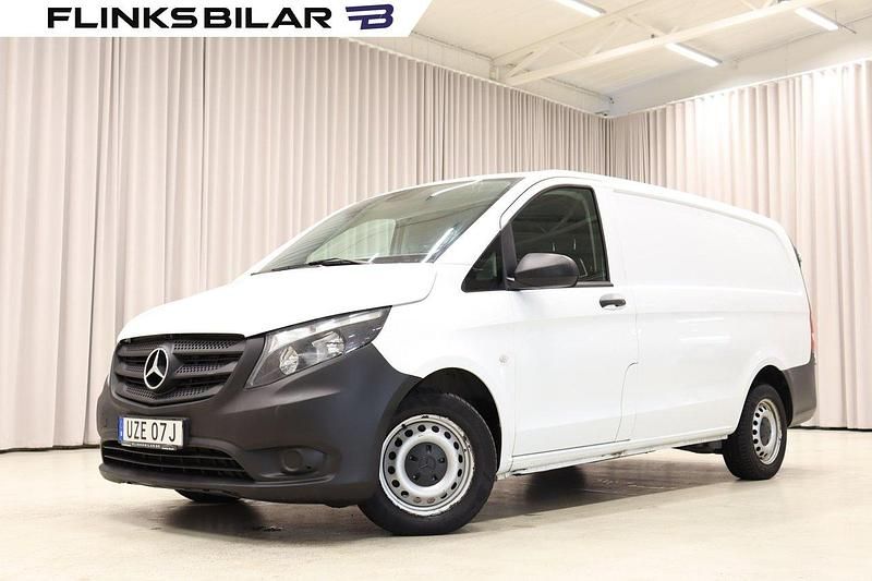 Vit Begagnad 2021 Mercedes Vito Minibuss | 199 900 kr (Marknadspris) - Bild 1/4