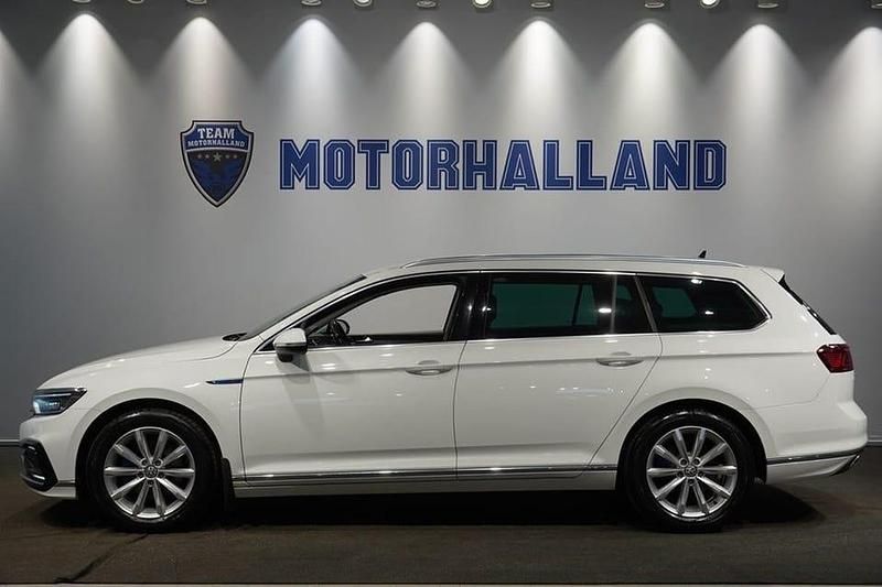 Begagnad VW Passat Executive 220 HK (161 kW) 2020 Vit