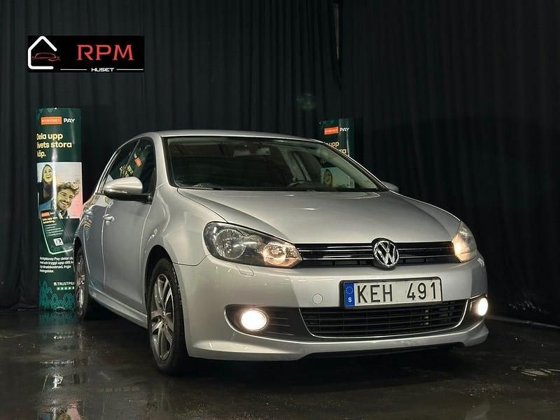 Begagnad VW Golf VII Dark Label 105 HK (77 kW) 2013 Silver