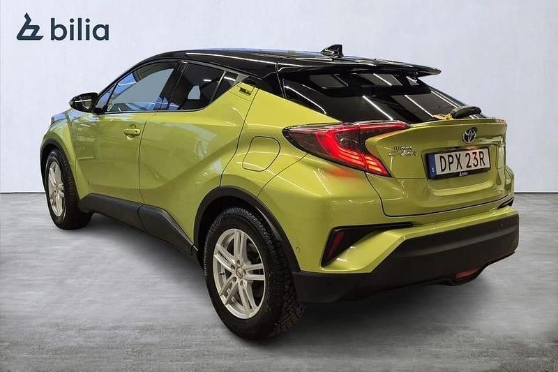 Begagnad Toyota C-HR Edition 124 HK (91 kW) 2019 Grön SUV