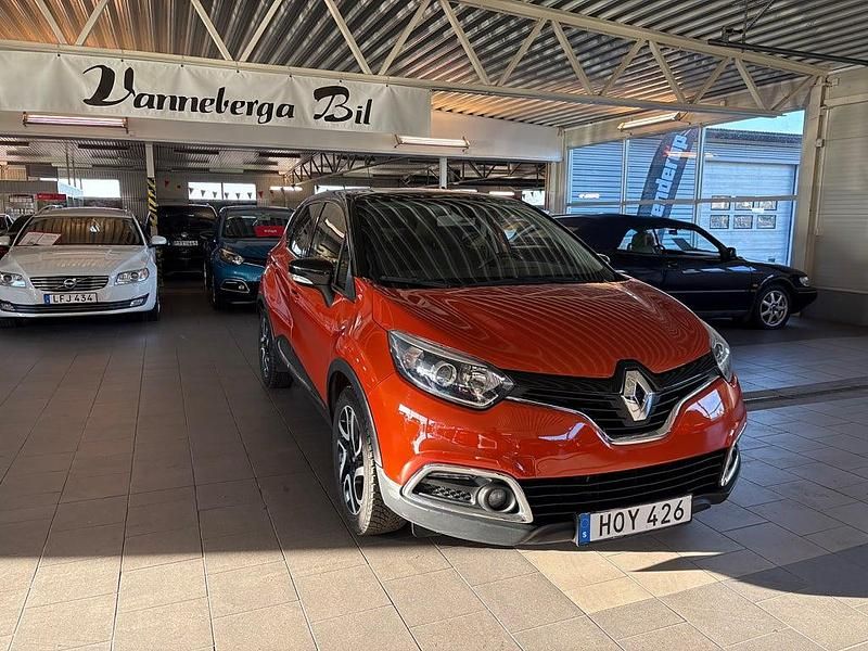 Flerfärgad Begagnad 2014 Renault Captur SUV | 124 900 kr (Marknadspris) - Bild 1/4
