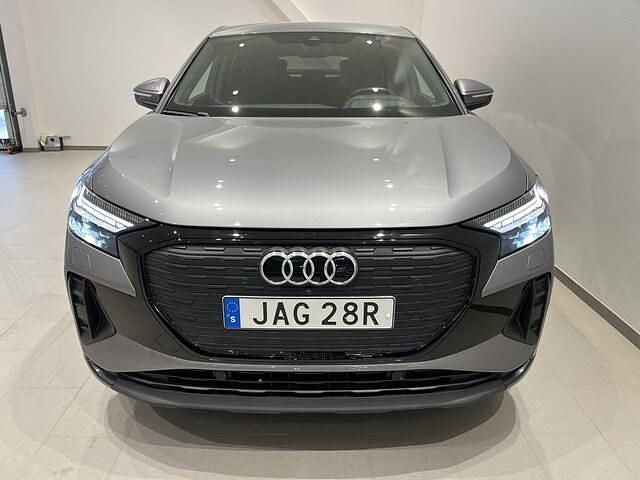 Begagnad Audi Q4 Sportback e-tron 219 kW (299 HK) 2023 Tyfongrå metallic SUV