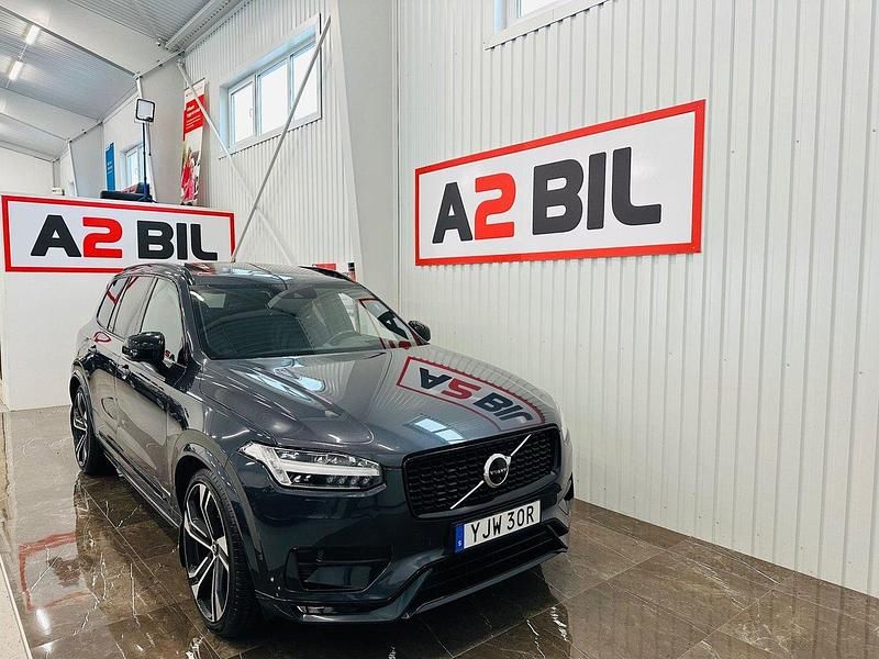 Grå Begagnad 2021 Volvo XC90 R-Design SUV | 629 900 kr (Lite dyr) - Bild 1/4