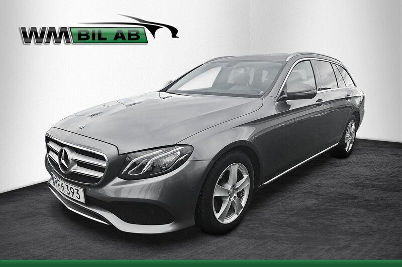 Grå Begagnad 2017 Mercedes E220 Avantgarde Kombi | 289 000 kr (Marknadspris) - Bild 1/4