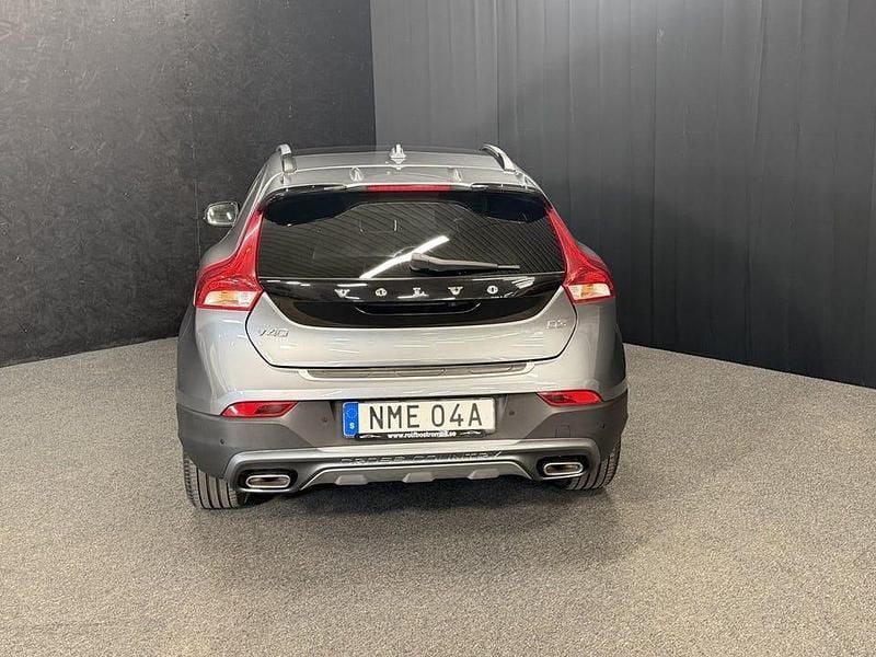 Begagnad Volvo V40 CC Summum 150 HK (110 kW) 2019 Grå Kombi