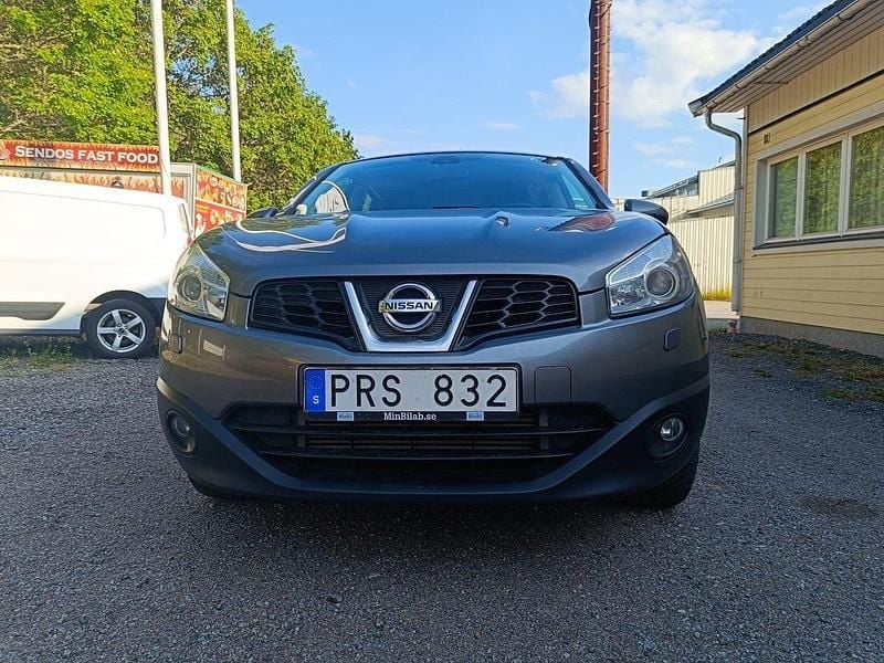 Grå Begagnad 2012 Nissan Qashqai SUV | 59 000 kr (Marknadspris) - Bild 1/4