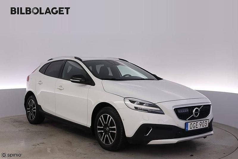 Vit Begagnad 2016 Volvo V40 Business Edition Halvkombi | 214 800 kr (Lite dyr) - Bild 1/4