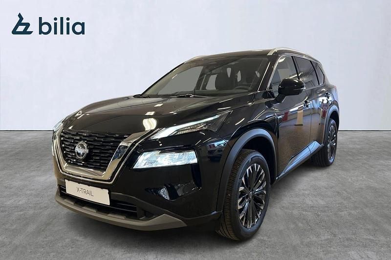 Svart Ny 2024 Nissan X-Trail Pack SUV | 377 400 kr (Marknadspris) - Bild 1/4