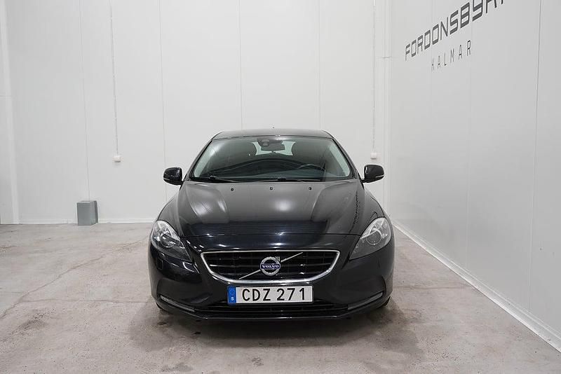 Begagnad Volvo V40 Momentum 116 HK (85 kW) 2014 Svart