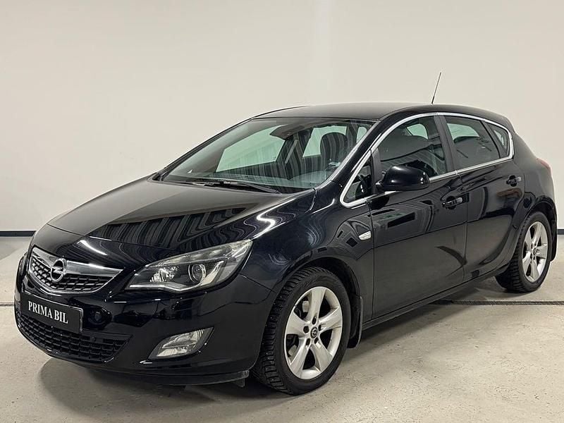 Svart Begagnad 2010 Opel Astra Enjoy Halvkombi | 39 900 kr (Marknadspris) - Bild 1/4