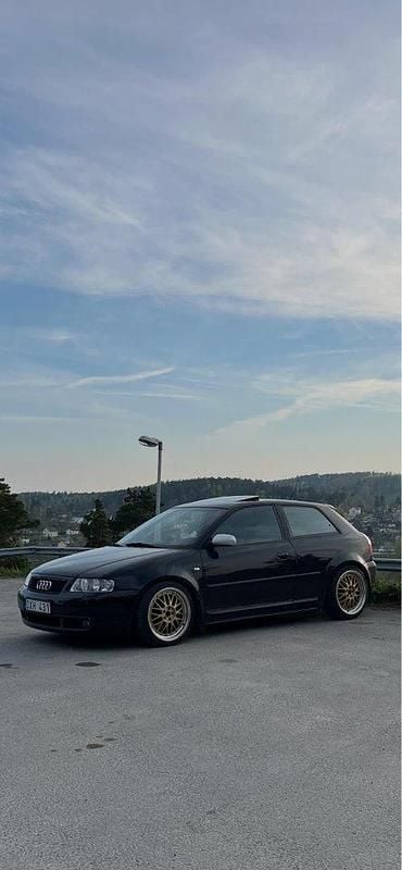 Svart Begagnad 2000 Audi S3 Halvkombi | 75 000 kr - Bild 1/3