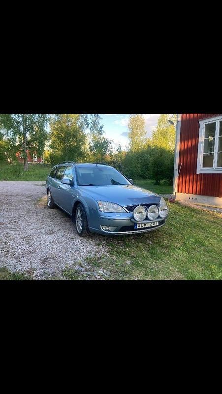 Begagnad Ford Mondeo 155 HK (114 kW) 2006 Kombi
