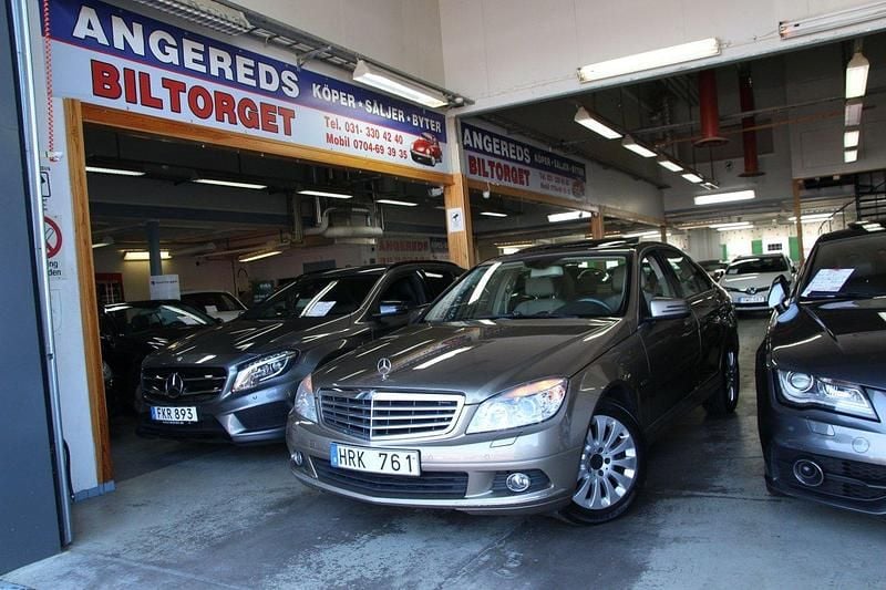Ljusbrun Begagnad 2008 Mercedes C200 Sedan | 69 999 kr (Marknadspris) - Bild 1/4