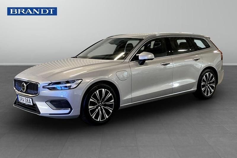 Silver Begagnad 2023 Volvo V60 Core Kombi | 379 900 kr (Bra pris) - Bild 1/3