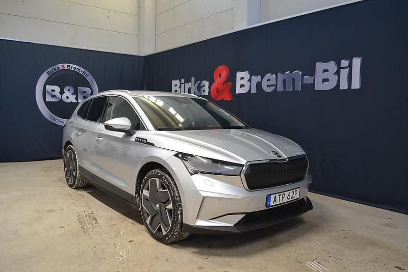 Silver Begagnad 2022 Skoda Enyaq iV SUV | 369 000 kr (Marknadspris) - Bild 1/4