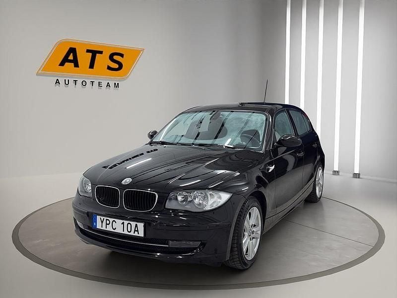 Svart Begagnad 2007 BMW 118 Advantage Halvkombi | 69 000 kr (Marknadspris) - Bild 1/4