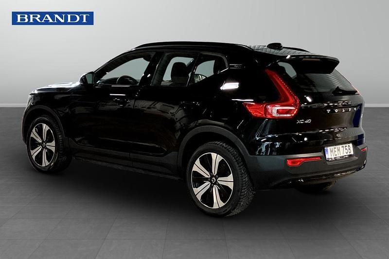 Begagnad Volvo XC40 Single Motor 175 kW (238 HK) 2023 Svart SUV