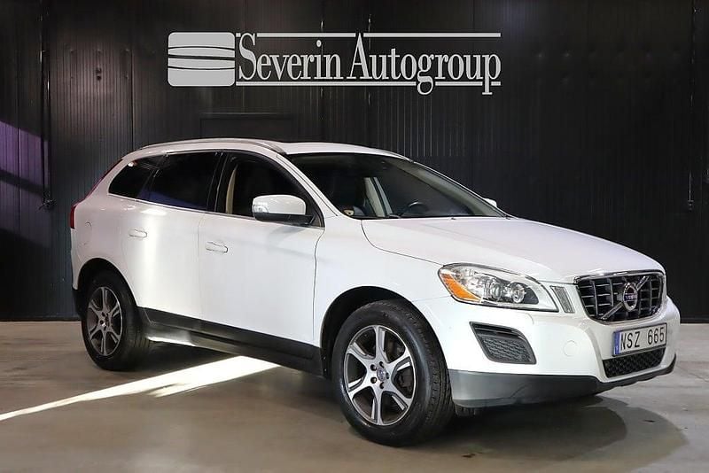 Vit Begagnad 2012 Volvo XC60 Summum SUV | 119 900 kr (Bra pris) - Bild 1/4