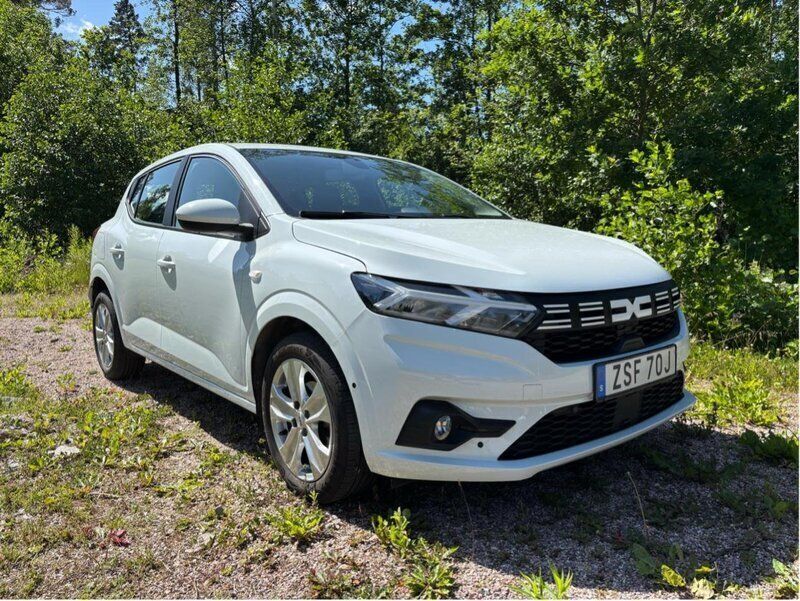 Vit Begagnad 2024 Dacia Sandero Expression Halvkombi | 2 480 kr - Bild 1/4