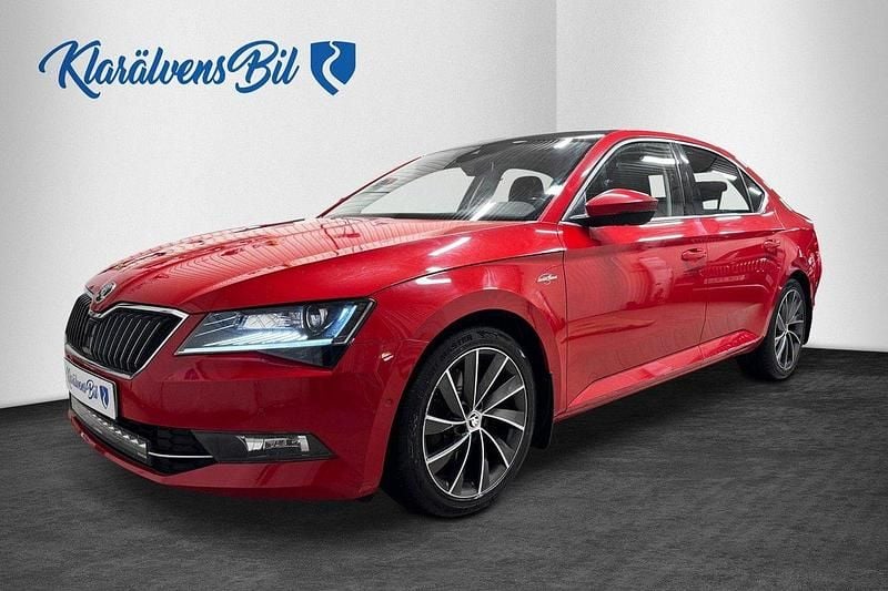 Röd Begagnad 2016 Skoda Superb LAURIN & KLEMENT Halvkombi | 179 900 kr (Bra pris) - Bild 1/4