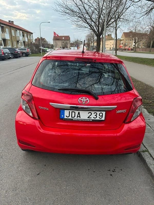 Begagnad Toyota Yaris 99 HK (72 kW) 2013 Halvkombi