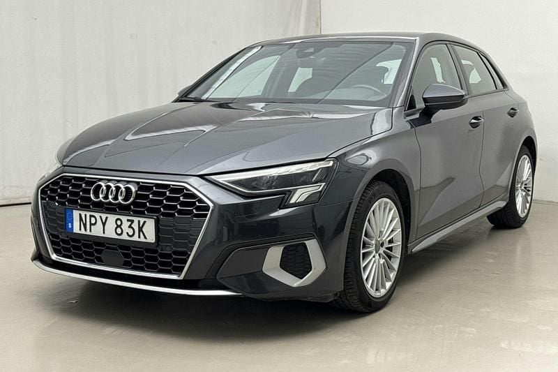 Grå Begagnad 2021 Audi A3 Advanced Plus | 219 000 kr (Bra pris) - Bild 1/4
