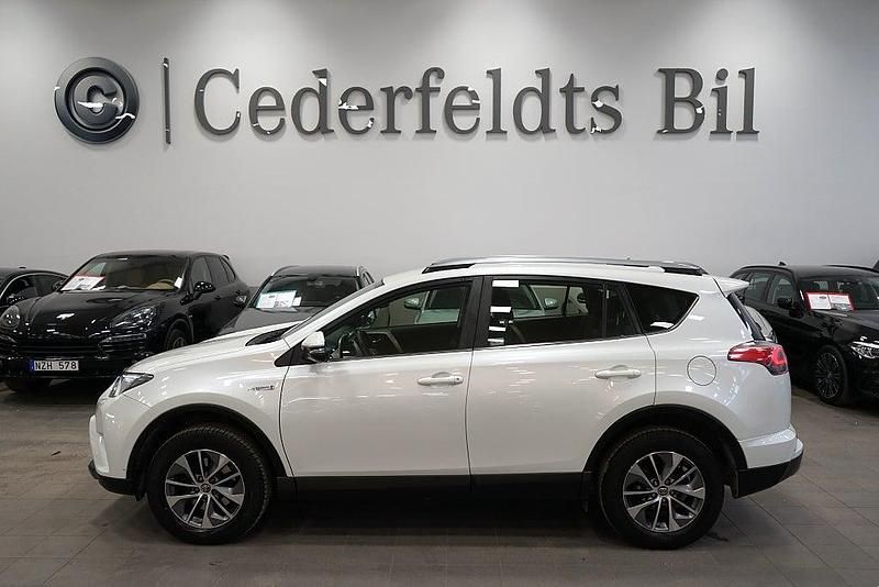 Begagnad Toyota RAV4 Hybrid 197 HK (144 kW) 2016 Vit SUV