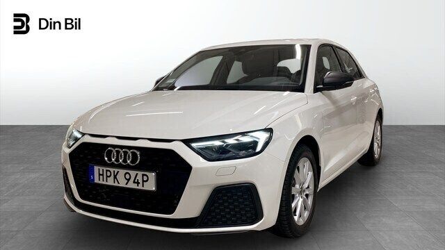 Cortinavit Begagnad 2024 Audi A1 Sportback Proline Halvkombi | 259 000 kr (Lite dyr) - Bild 1/4