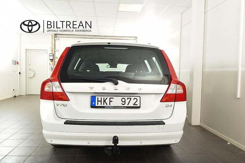 Begagnad Volvo V70 Momentum 163 HK (119 kW) 2012 Vit Kombi