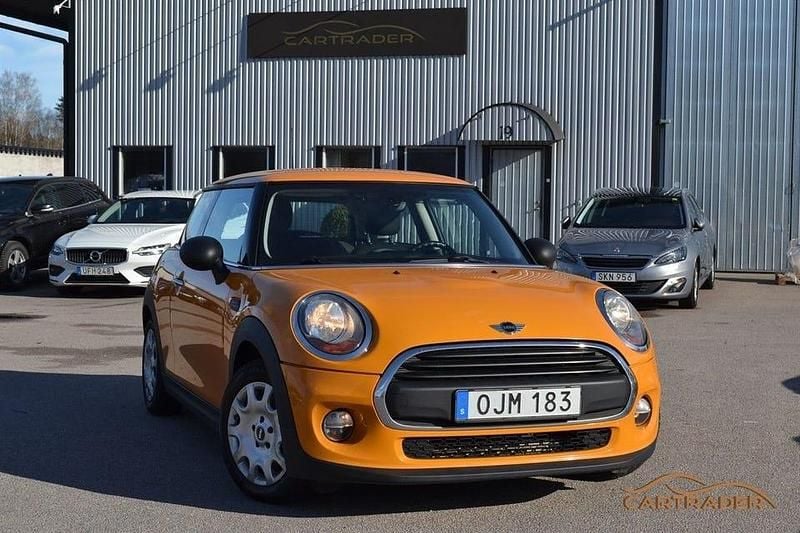 Begagnad Mini Cooper Salt 102 HK (75 kW) 2017 Orange Halvkombi