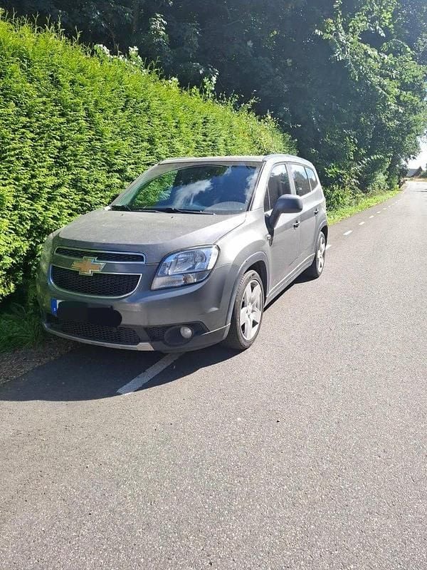 Grå Begagnad 2011 Chevrolet Orlando Minibuss | 20 000 kr (Superpris) - Bild 1/4