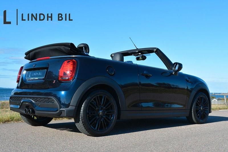 Svart Begagnad 2022 Mini Cooper S Cabriolet Cab | 319 900 kr (Marknadspris) - Bild 1/4