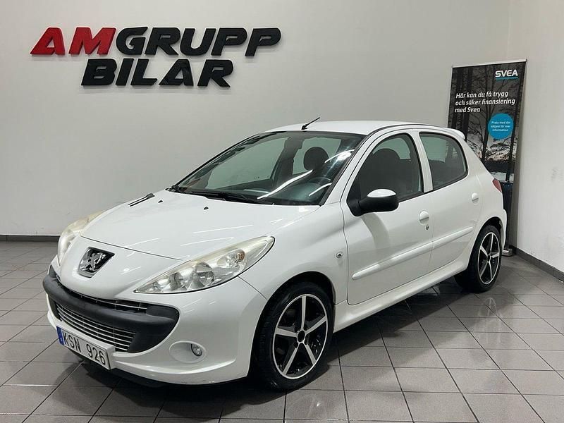 Vit Begagnad 2011 Peugeot 206+ Halvkombi | 29 900 kr (Marknadspris) - Bild 1/4