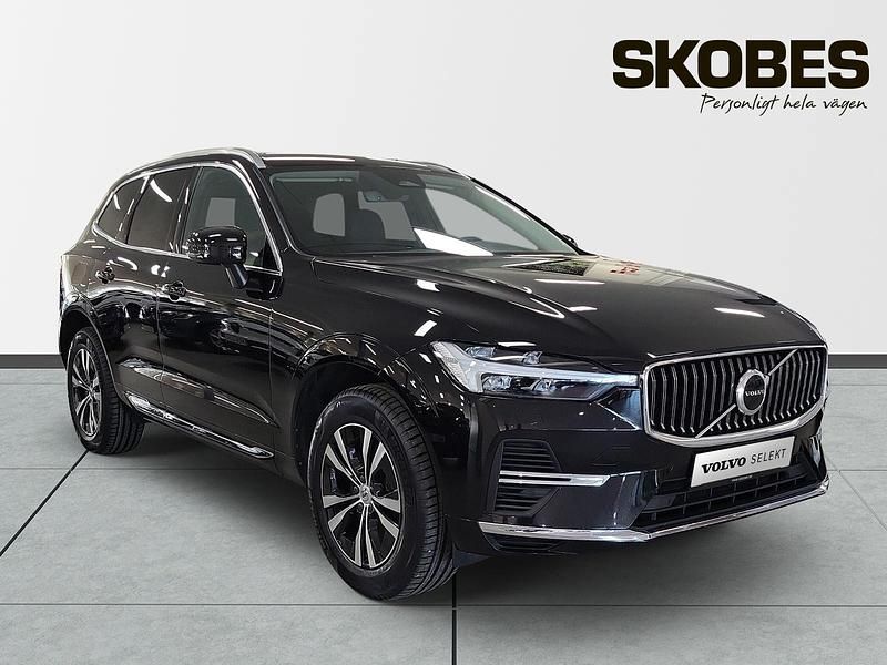 Begagnad Volvo XC60 Core 355 HK (261 kW) 2023 Svart SUV