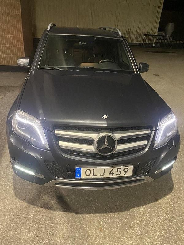 Grå Begagnad 2014 Mercedes GLK220 SUV | 119 000 kr (Lite dyr) - Bild 1/4