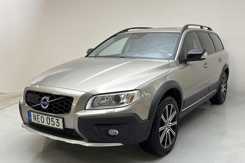 Ljusbrun Begagnad 2016 Volvo XC70 Standard SUV | 244 900 kr - Bild 1/4