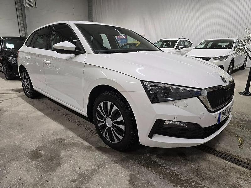Begagnad Skoda Scala Style 90 HK (66 kW) 2022 Vit Halvkombi