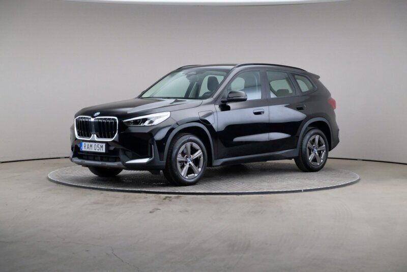 Svart Begagnad 2023 BMW X1 SUV | 359 000 kr - Bild 1/4
