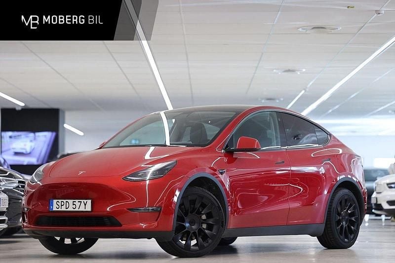 Röd Begagnad 2023 Tesla Model Y Long Range AWD SUV | 399 900 kr - Bild 1/3