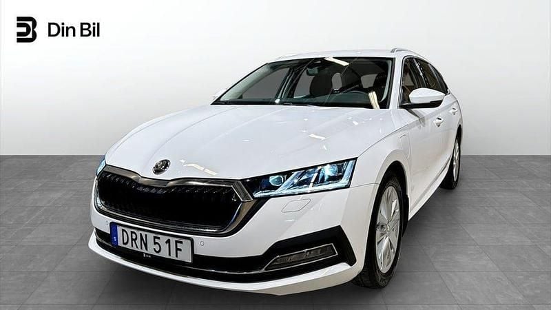 Begagnad Skoda Octavia Style 150 HK (110 kW) 2024 Candy white Kombi
