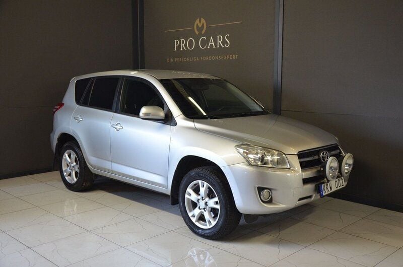 Silver Begagnad 2010 Toyota RAV4 Multidrive S SUV | 99 900 kr (Superpris) - Bild 1/4
