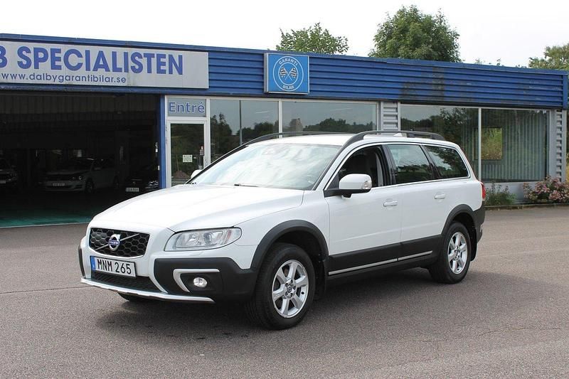Vit Begagnad 2015 Volvo XC70 Momentum SUV | 185 800 kr (Marknadspris) - Bild 1/4