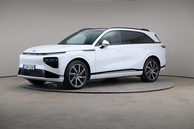 Vit (arctic white (gloss)) Begagnad 2023 XPENG G9 SUV | 659 000 kr (Superpris) - Bild 1/4