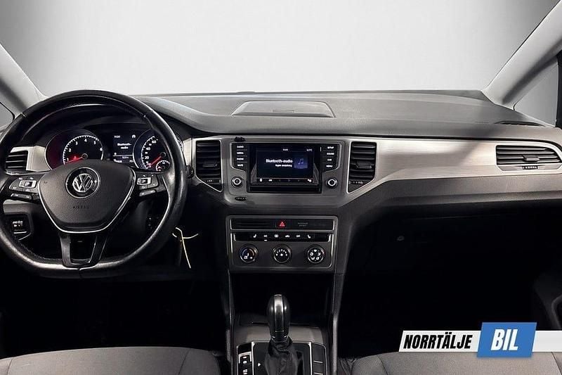 Begagnad VW Golf VII 110 HK (80 kW) 2014 Orange Halvkombi