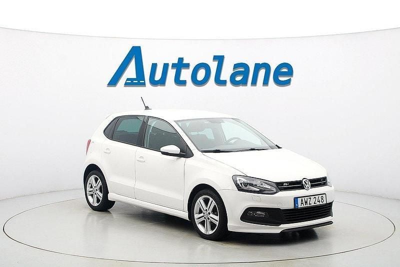 Vit Begagnad 2013 VW Polo R-line Halvkombi | 89 900 kr (Marknadspris) - Bild 1/3