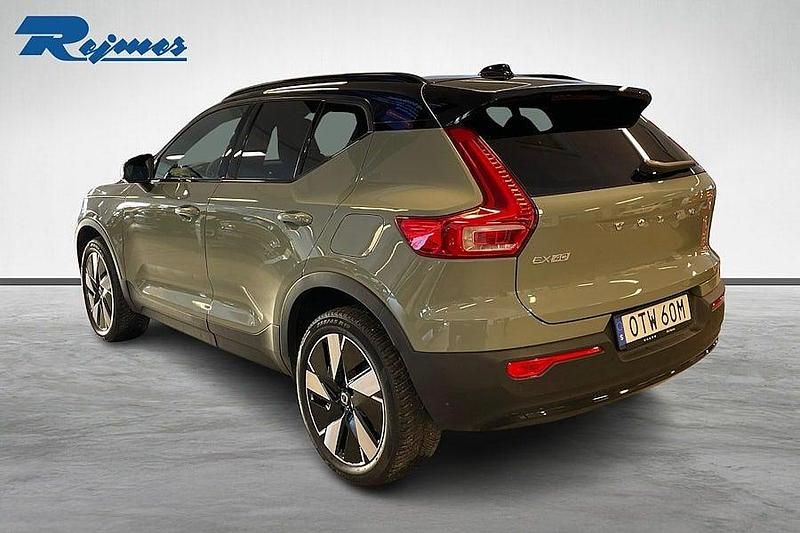 Begagnad Volvo EX40 Plus 188 kW (256 HK) 2024 Grön SUV
