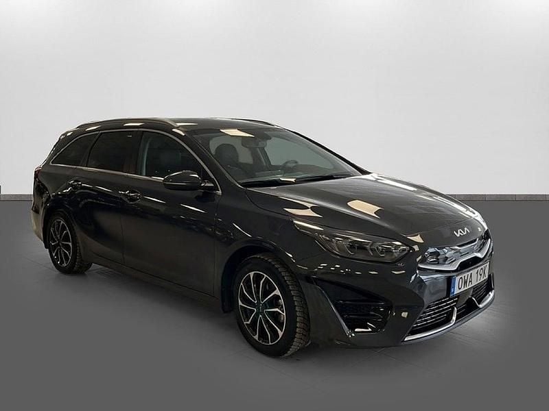 Begagnad Kia Ceed Sportswagon Advance 141 HK (103 kW) 2023 Grå metallic Kombi