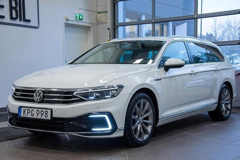Begagnad VW Passat GTE 218 HK (160 kW) 2020 Vit Kombi