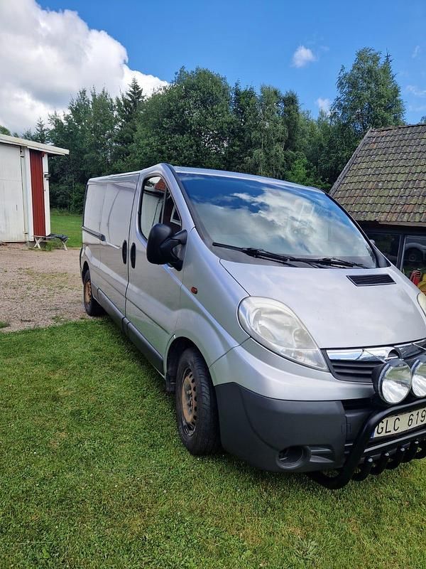 Begagnad Opel Vivaro 114 HK (83 kW) 2013 Minibuss
